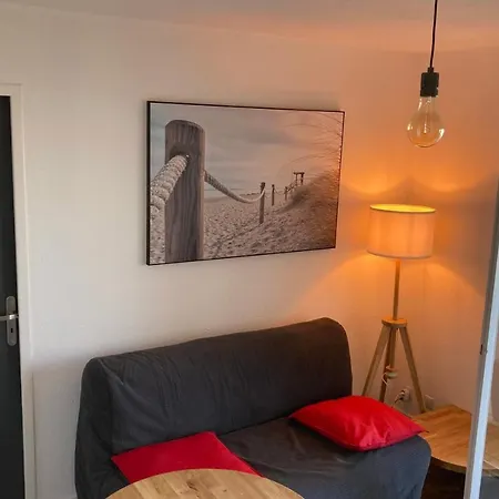 Charming 30 M With Balcony And View On The Port *