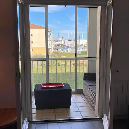 Charming 30 M With Balcony And View On The Port Apartmán *
